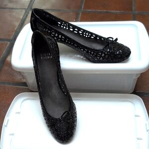 Stuart Weitzman Black Patent Leather Kitten heels Size 8